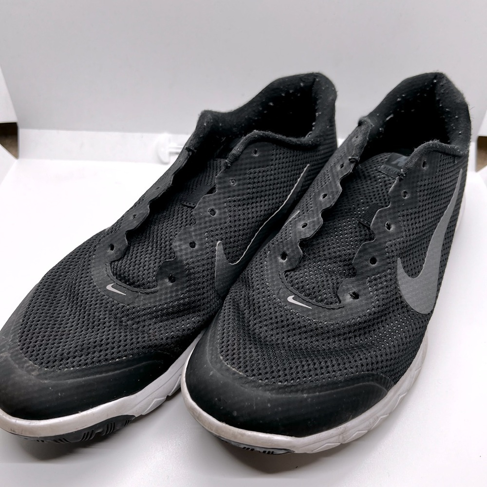 Nike running shoes flex
